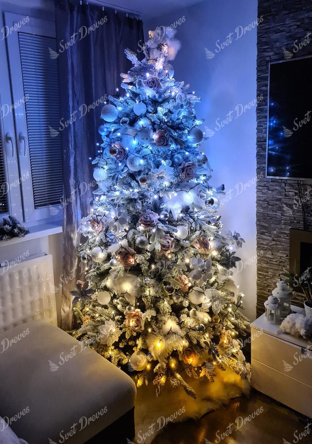 Zlata izdaja LED osvetlitve za drevo Twinkly LED