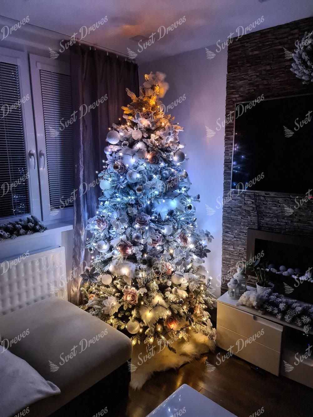 Zlata izdaja LED osvetlitve za drevo Twinkly LED