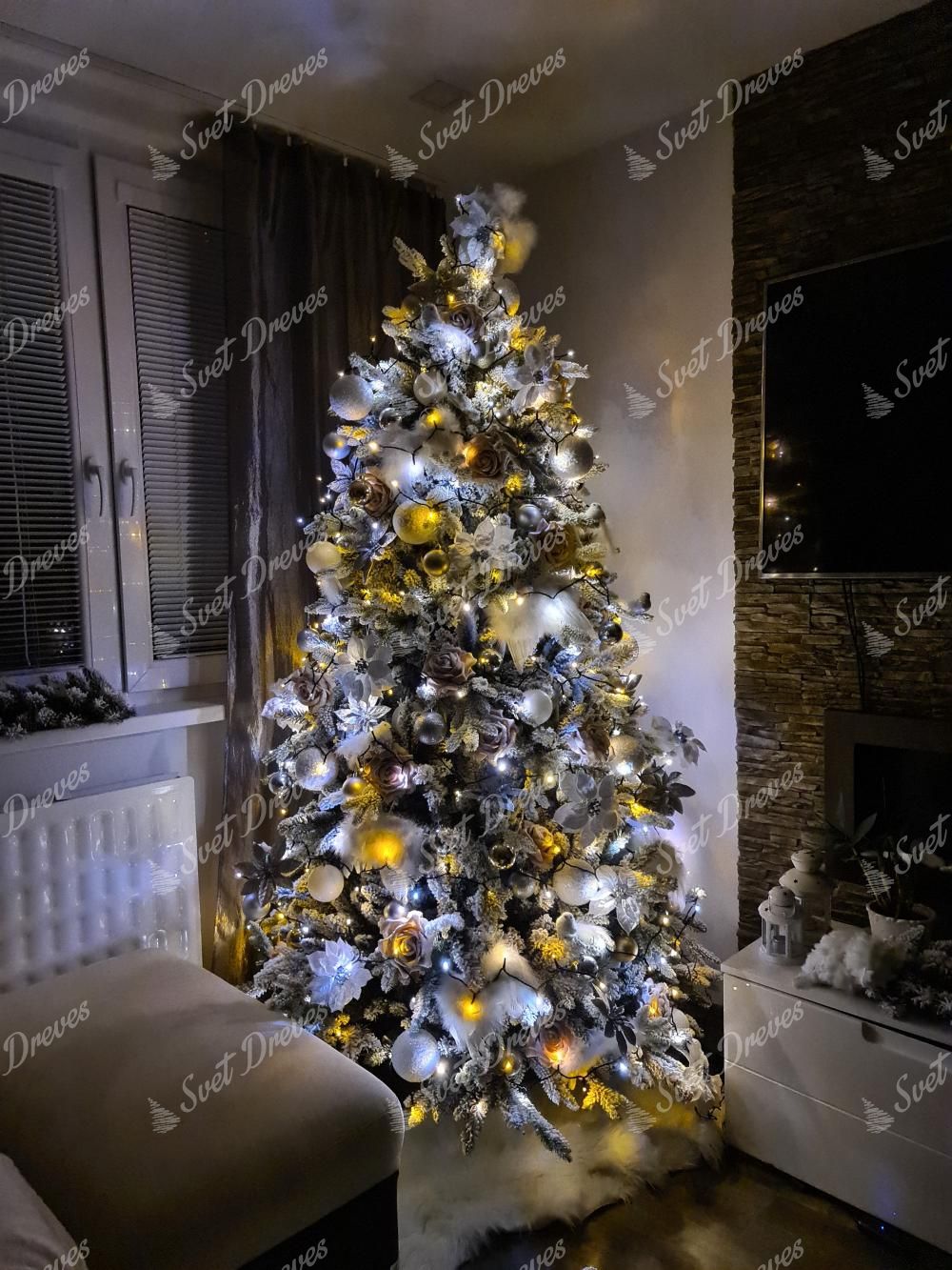 Zlata izdaja LED osvetlitve za drevo Twinkly LED