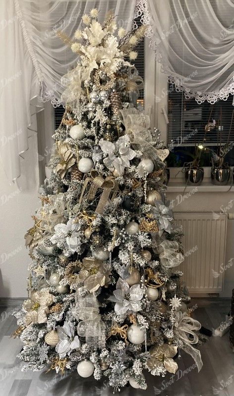 Okrašeno Umetno božično drevo Smreka Nordijska 210cm